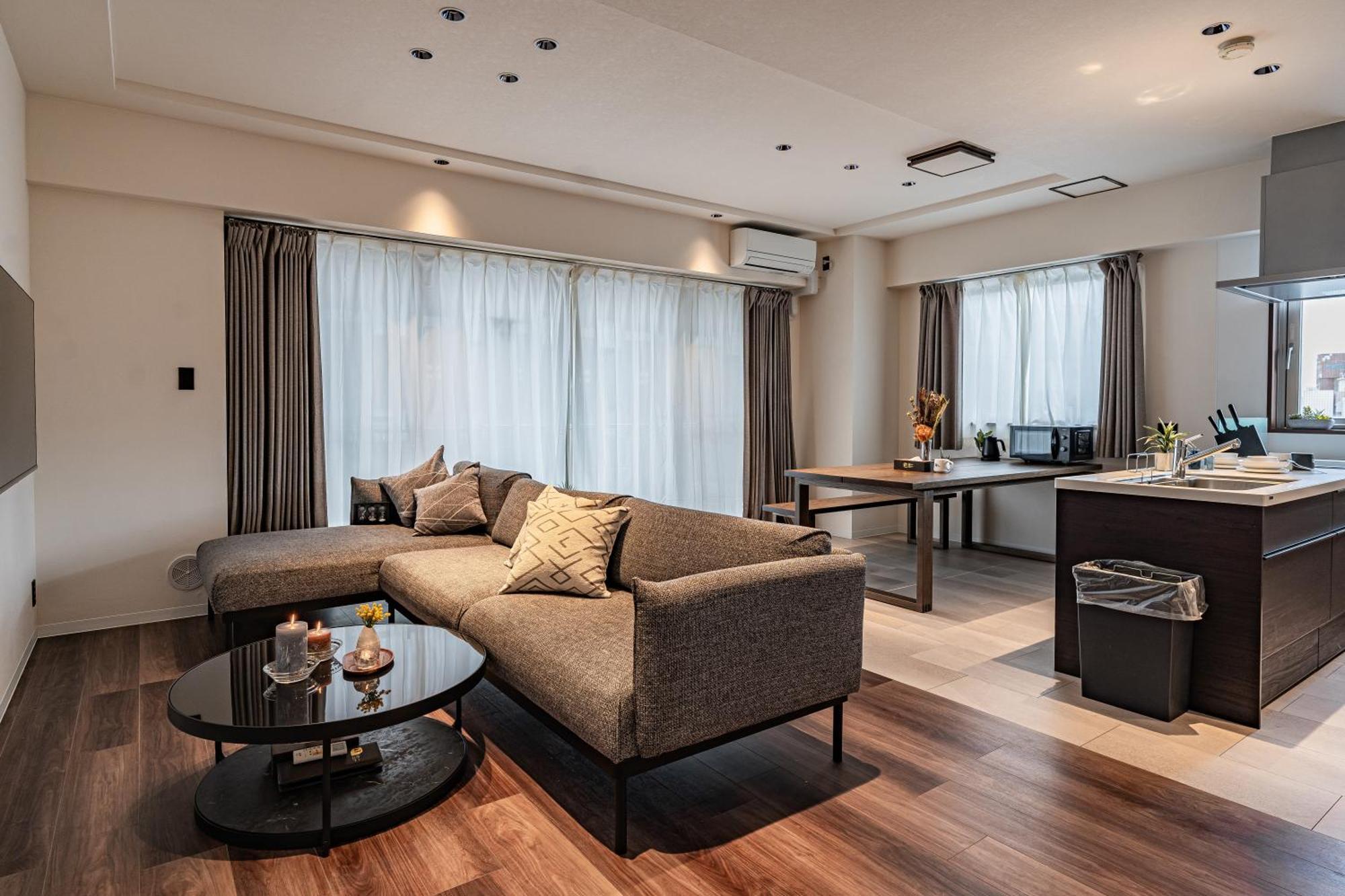 Apartment Hotel 11 Shinsaibashi Amemura Osaka Bagian luar foto